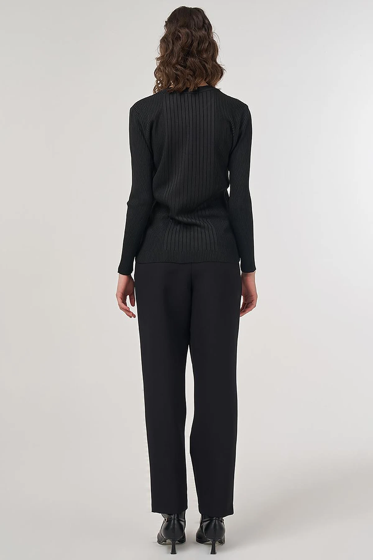Crew-Neck Knit Sweater in Black