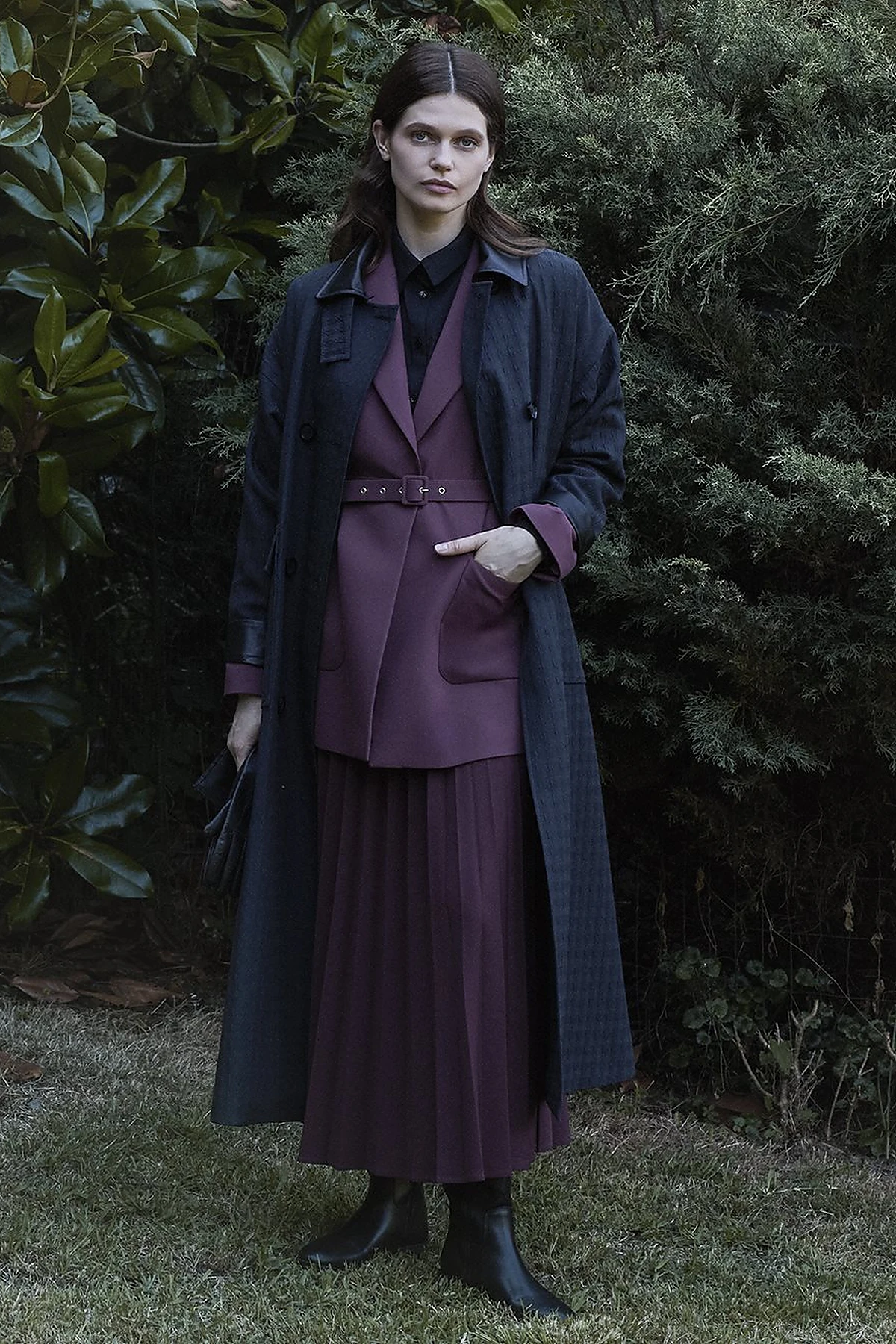 Notched Collar Houndstooth Pattern Trench Coat in Black