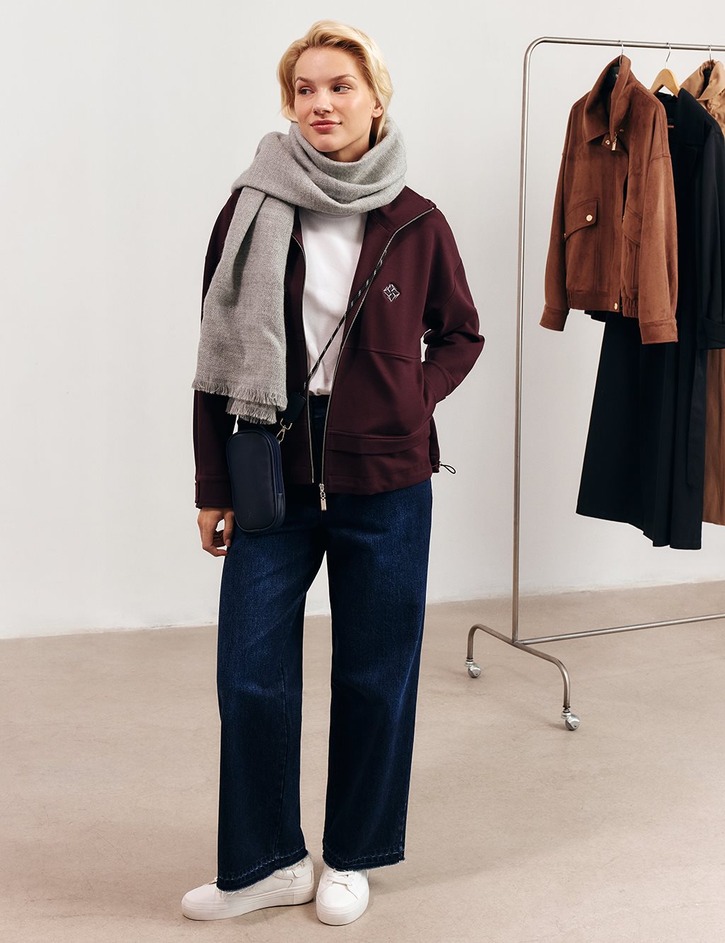 Dikiş Detaylı Kısa Ceket Koyu Bordo