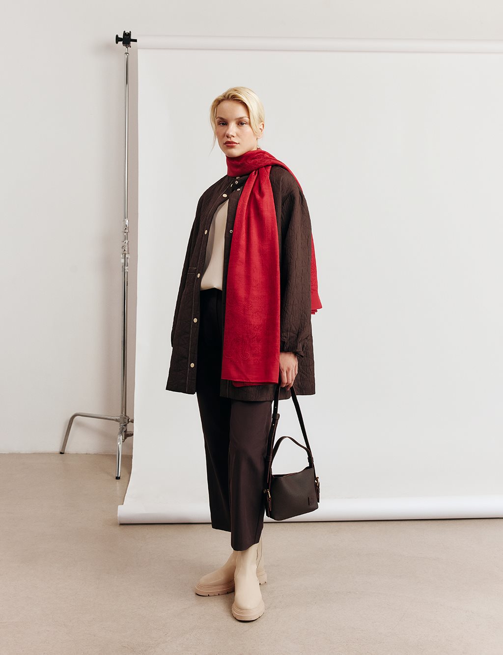 Pocket-Cup Coat in Dark Brown