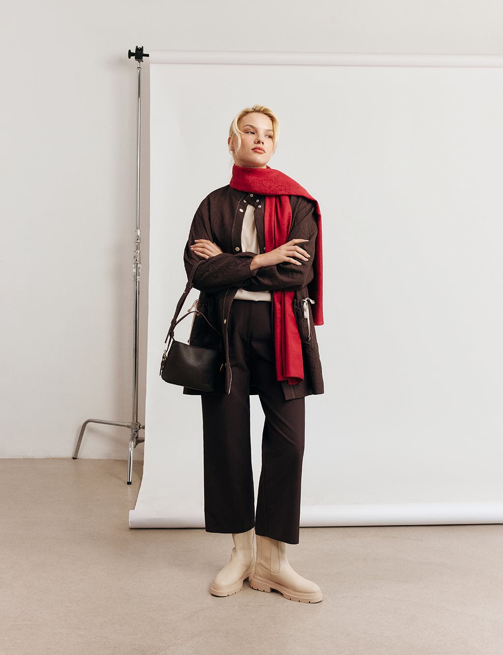 Pocket-Cup Coat in Dark Brown