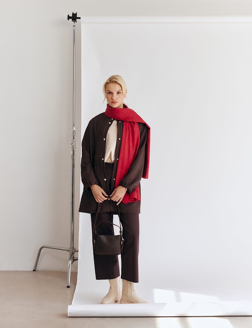 Pocket-Cup Coat in Dark Brown