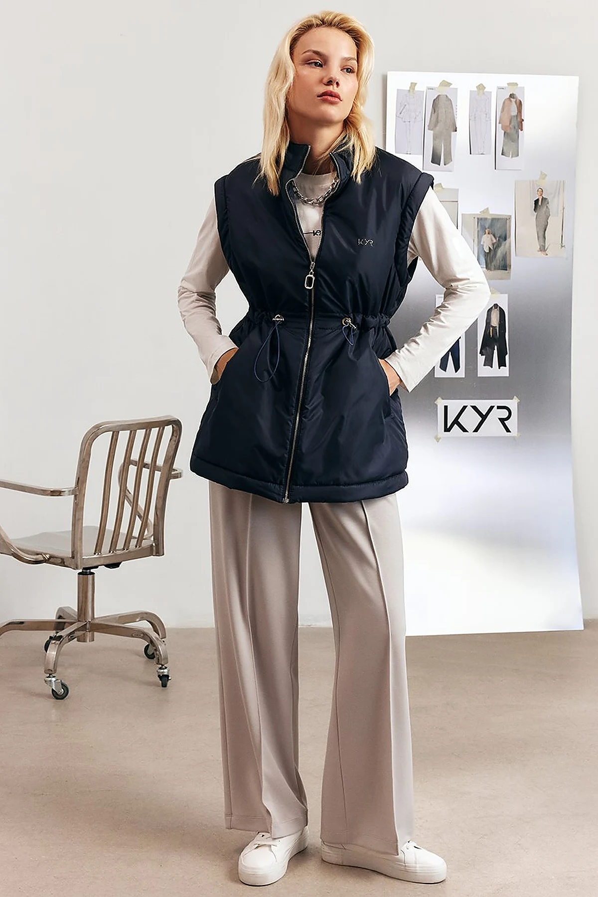 Relaxed-Fit Rayon Trousers in Gray