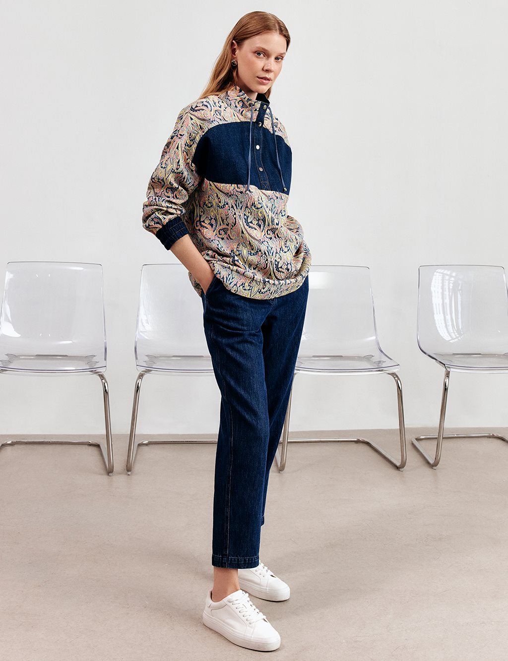 Short Standing Jacquard Sweatshirt: Cream