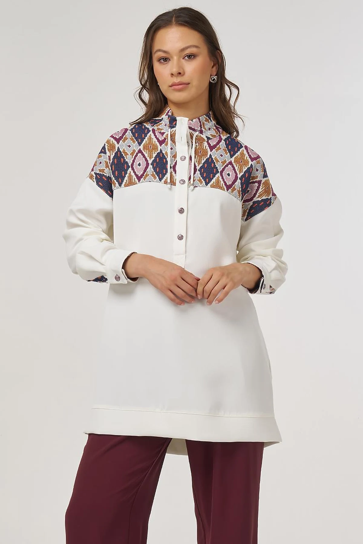 Stand Collar Sweatshirt – Ecru 