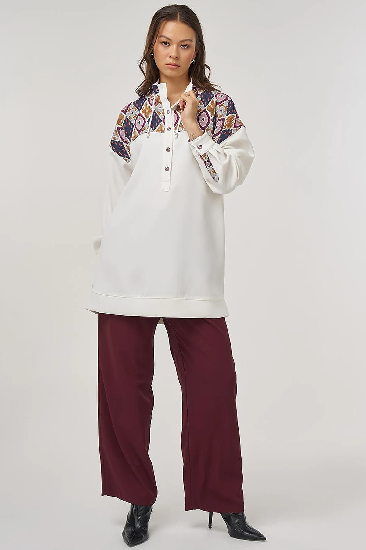 Stand Collar Sweatshirt – Ecru 