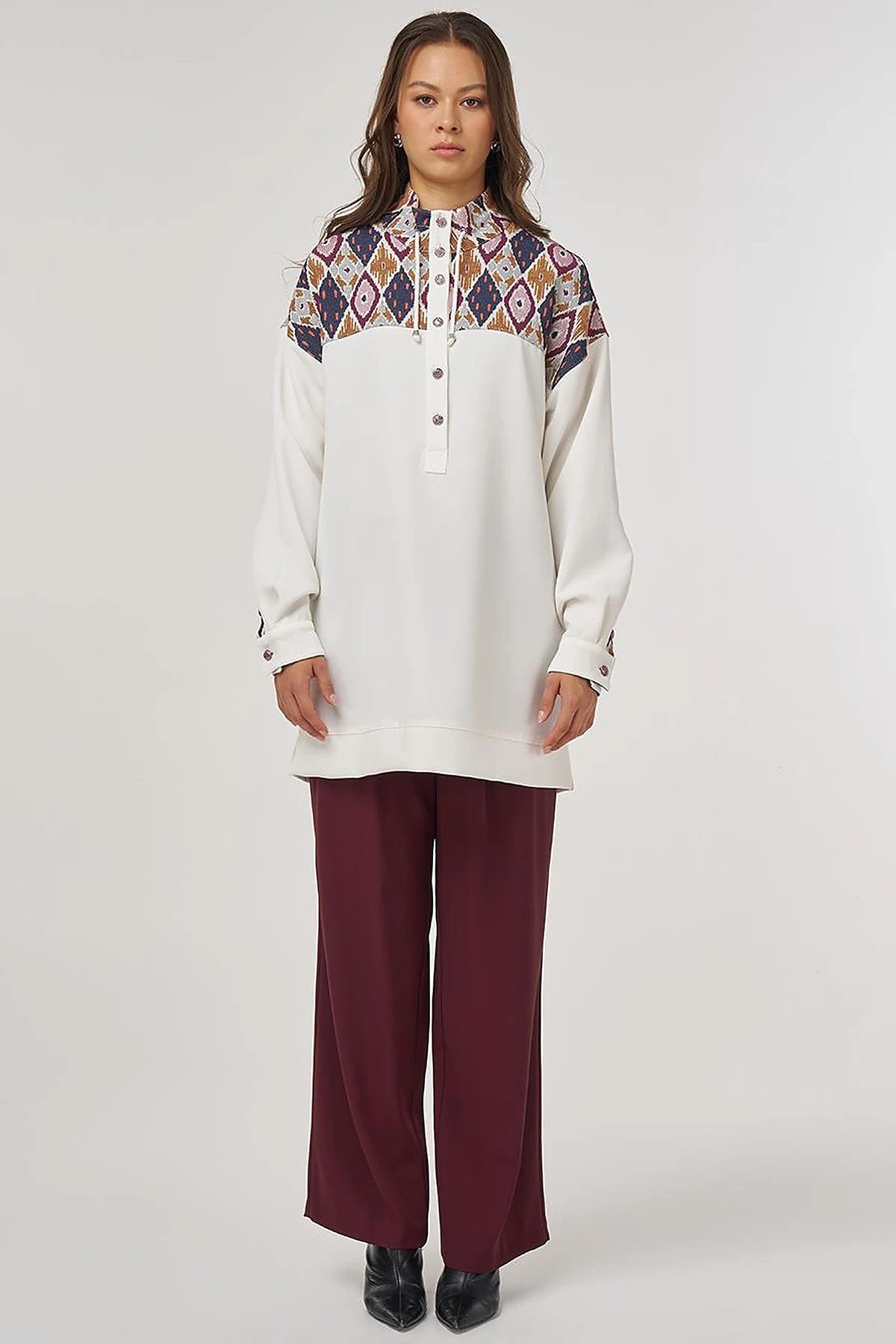 Stand Collar Sweatshirt – Ecru 