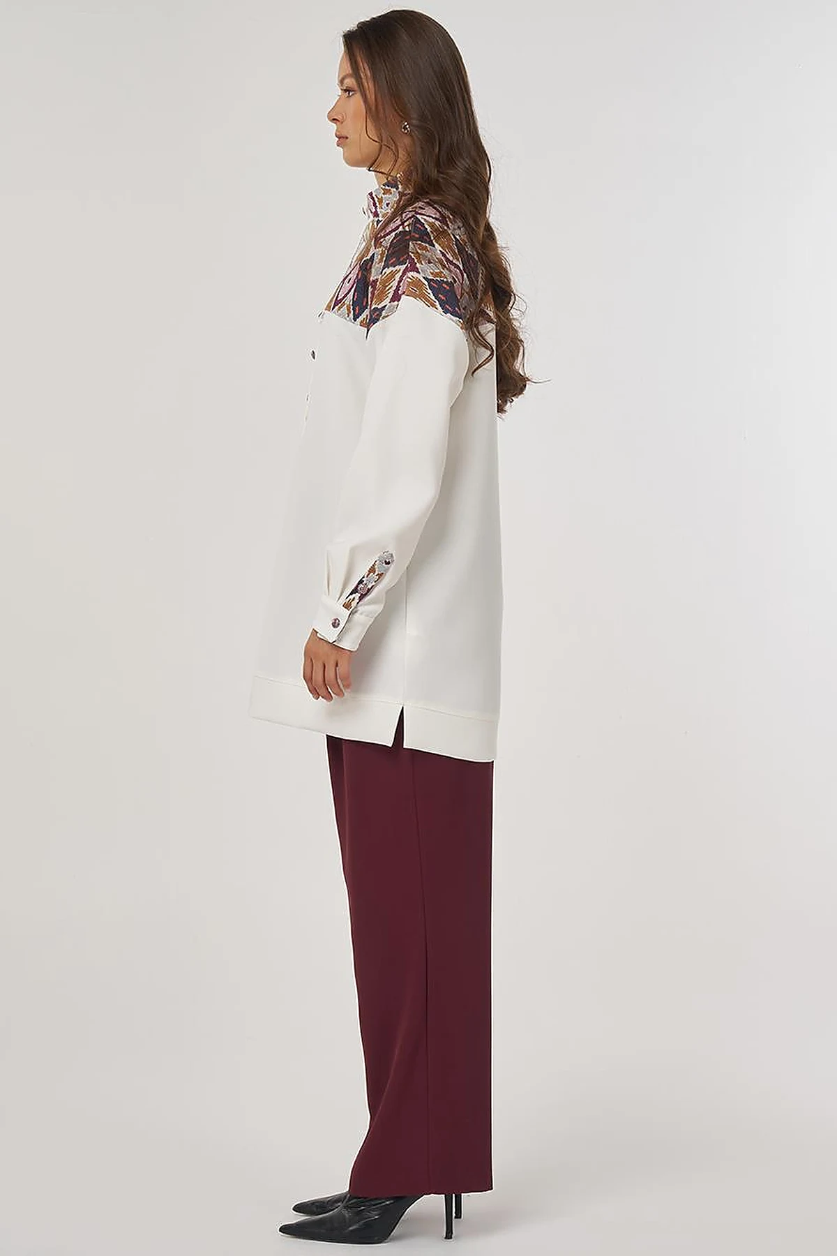 Stand Collar Sweatshirt – Ecru 