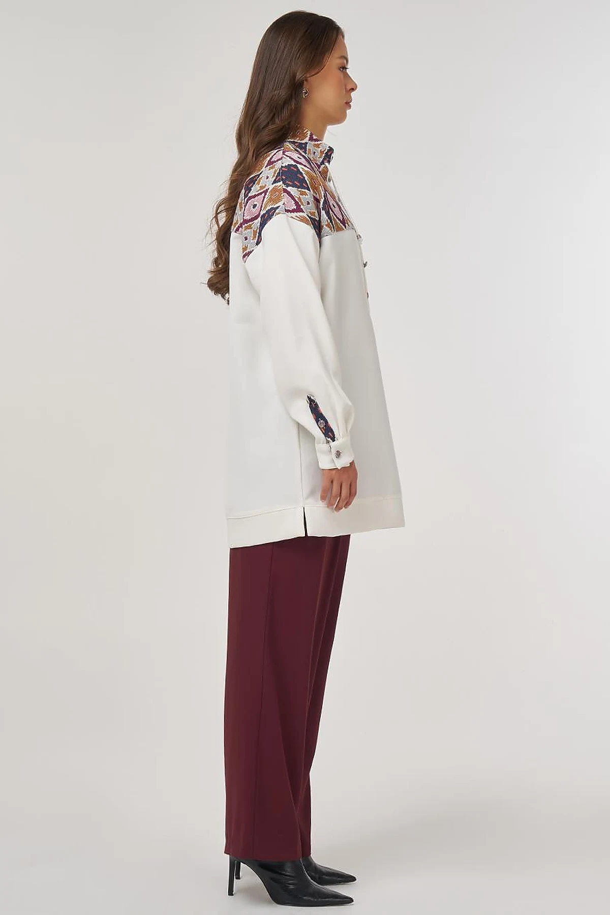 Stand Collar Sweatshirt – Ecru 