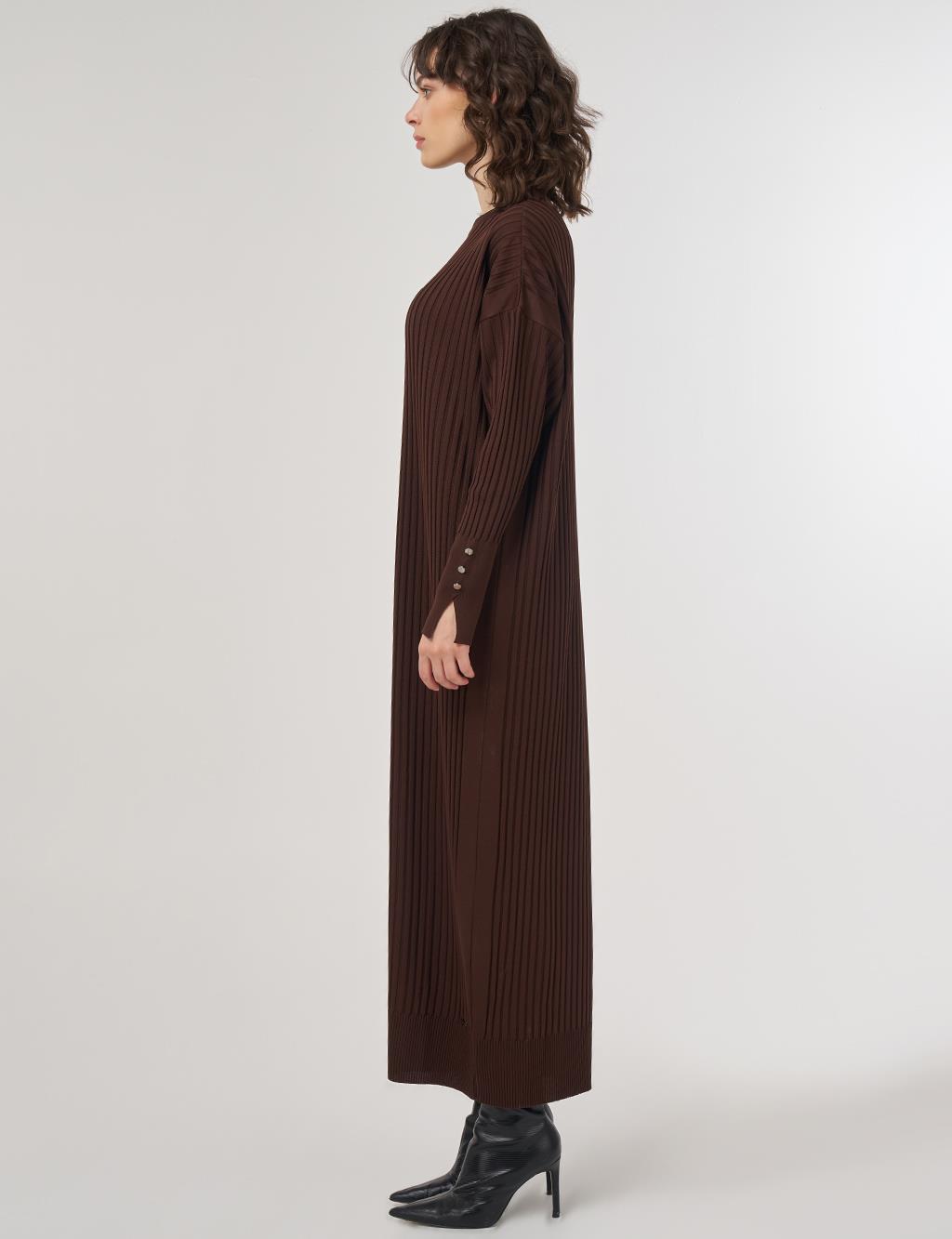 Ribbed Crew Neck Knit Maxi Dress Brown