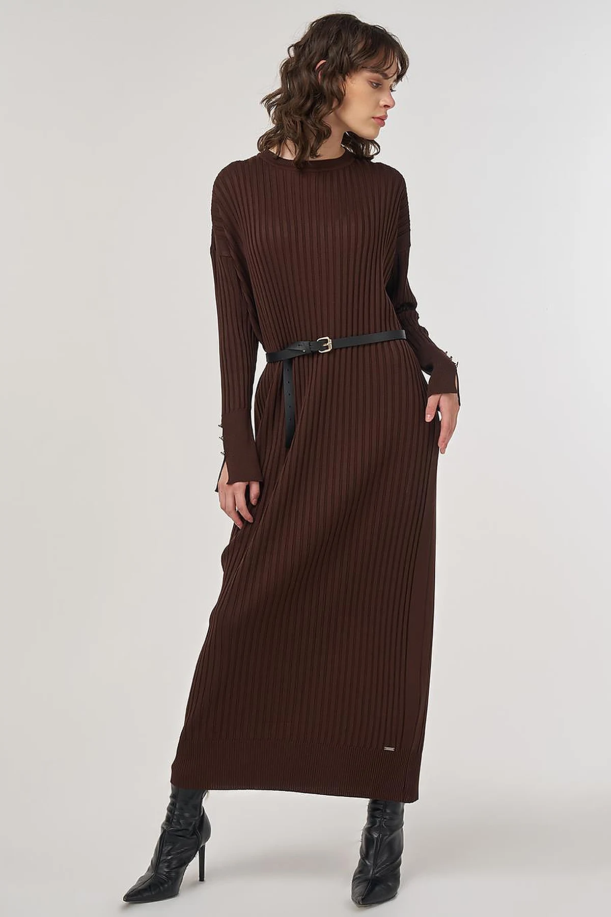 Ribbed Crew Neck Knit Maxi Dress Brown