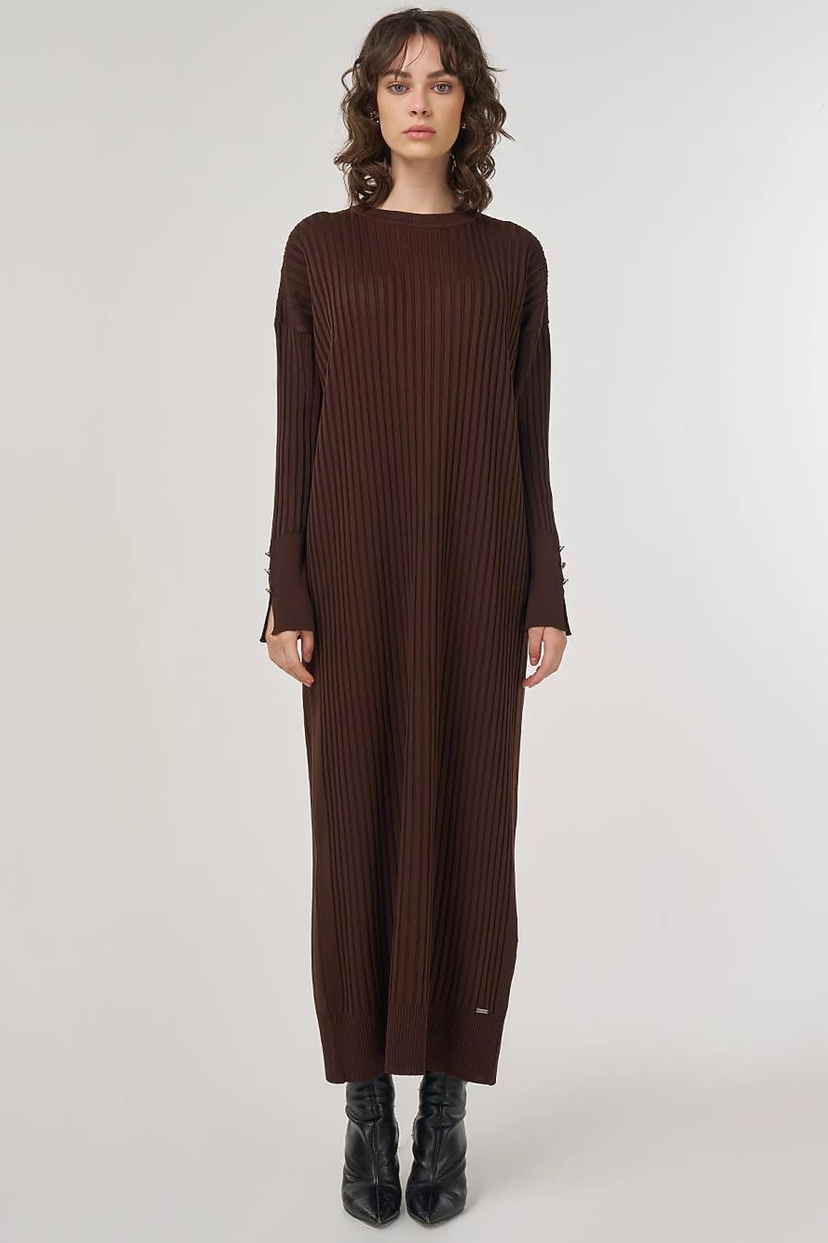 Ribbed Crew Neck Knit Maxi Dress Brown