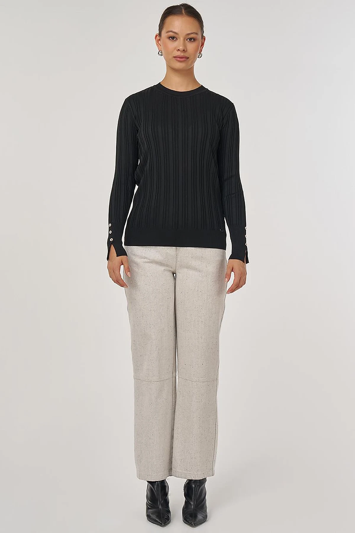 Accessory-Buttoned Knit Sweater Black