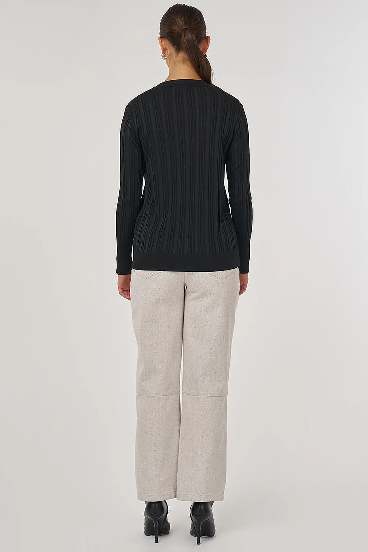 Accessory-Buttoned Knit Sweater Black