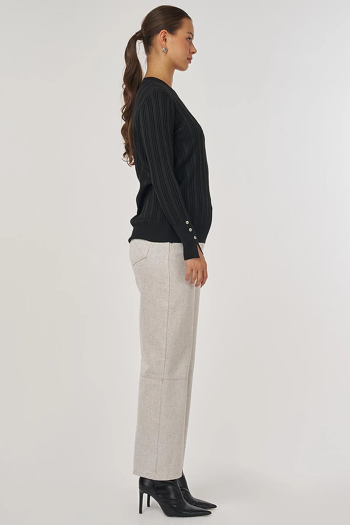 Accessory-Buttoned Knit Sweater Black