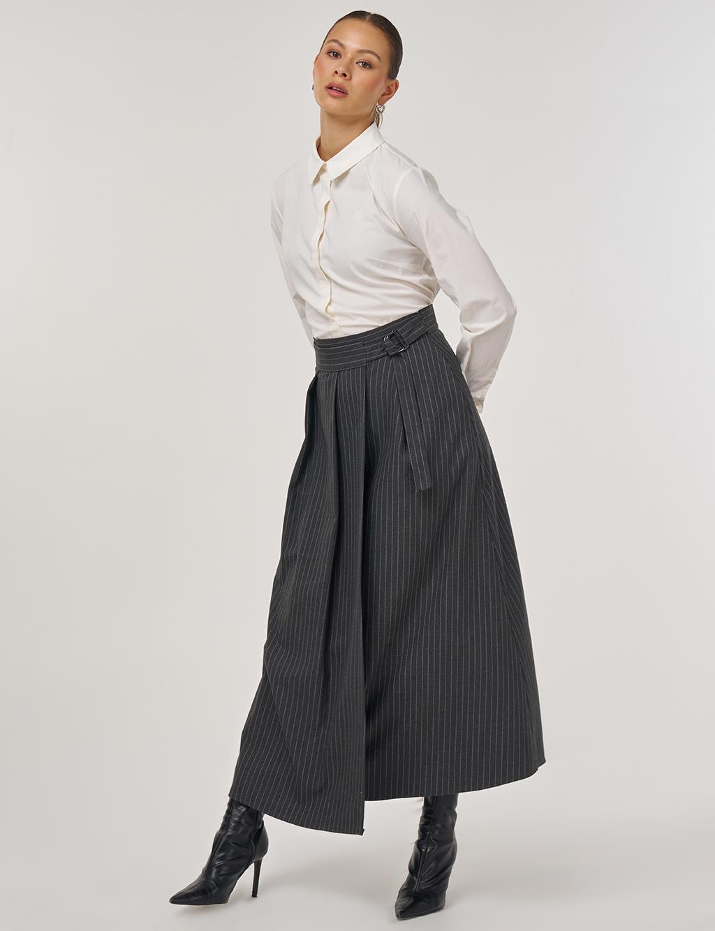 Buckle-Detail Pleated Skirt – Charcoal