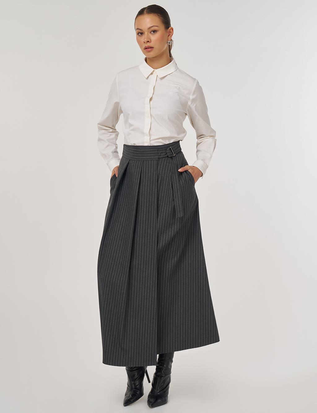 Buckle-Detail Pleated Skirt – Charcoal
