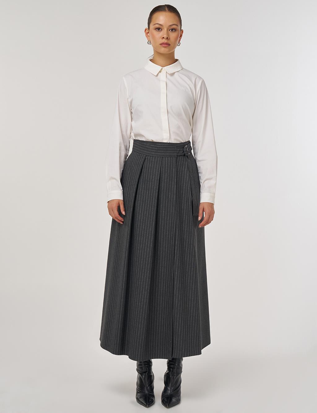 Buckle-Detail Pleated Skirt – Charcoal