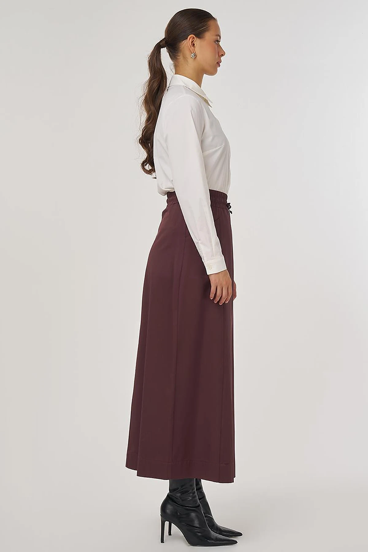 Pocket-Detail Relaxed-Fit Skirt – Dark Burgundy 