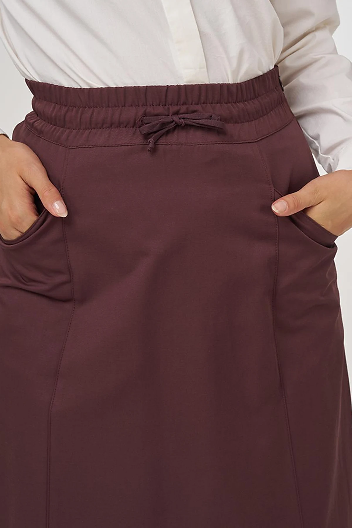 Pocket-Detail Relaxed-Fit Skirt – Dark Burgundy 