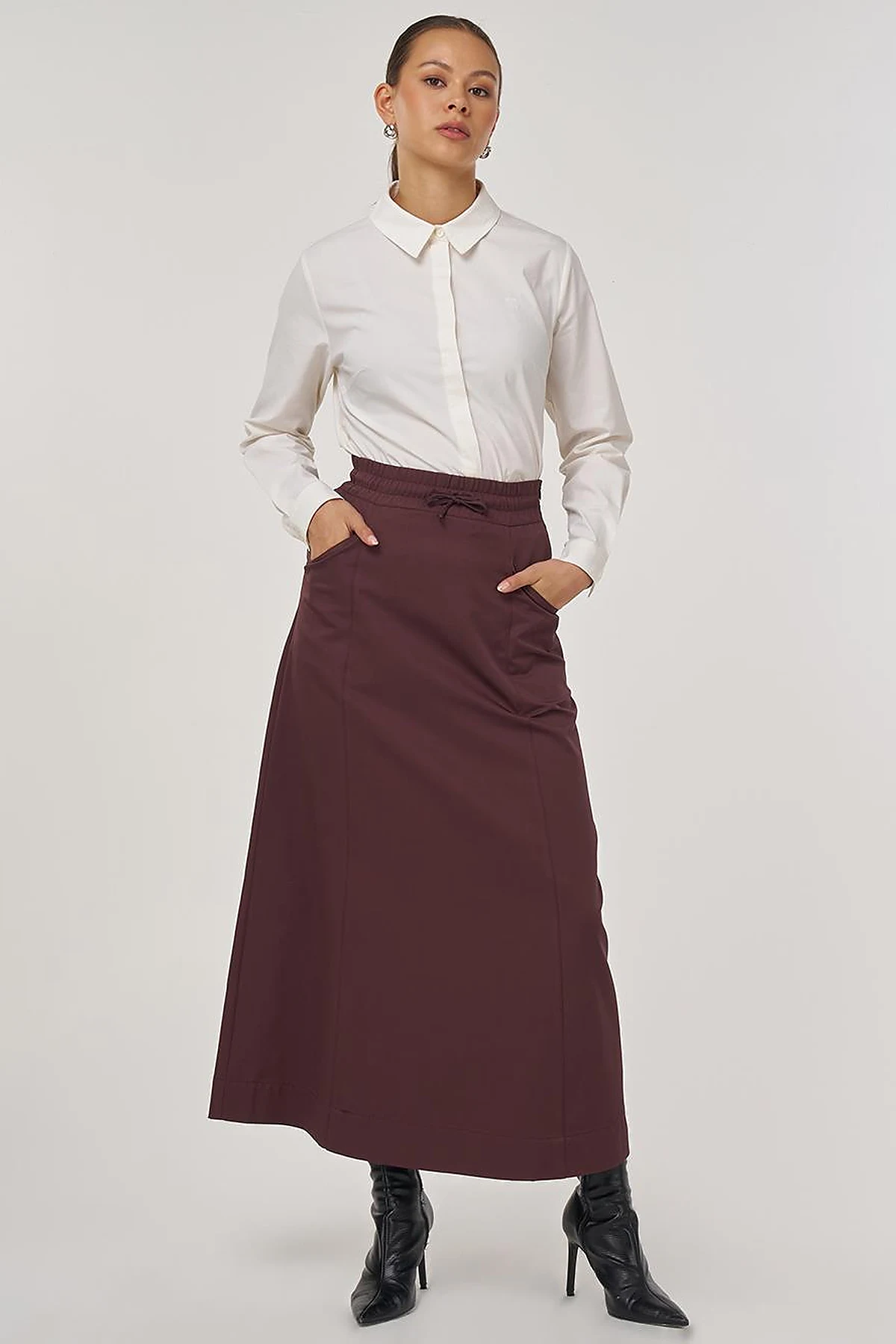 Pocket-Detail Relaxed-Fit Skirt – Dark Burgundy 