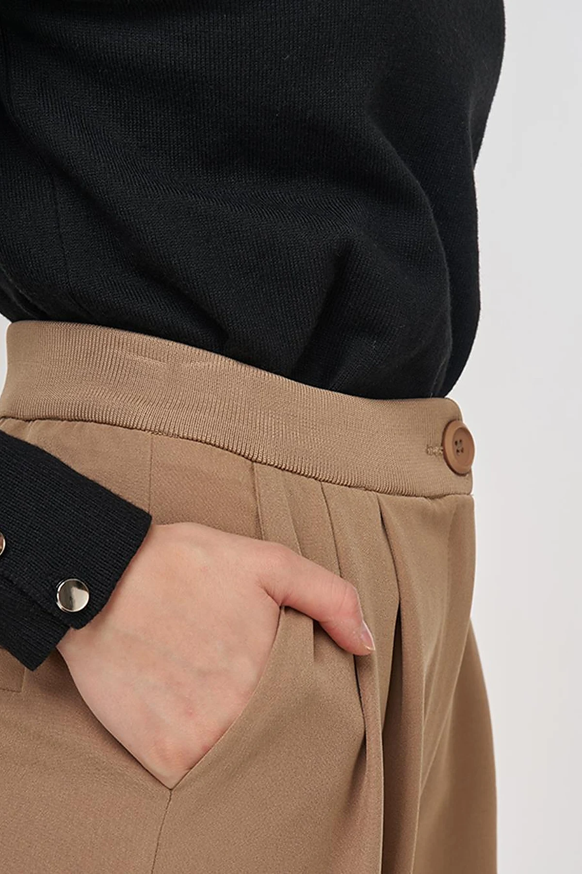 Double-Pleated Trousers in Dark Taupe