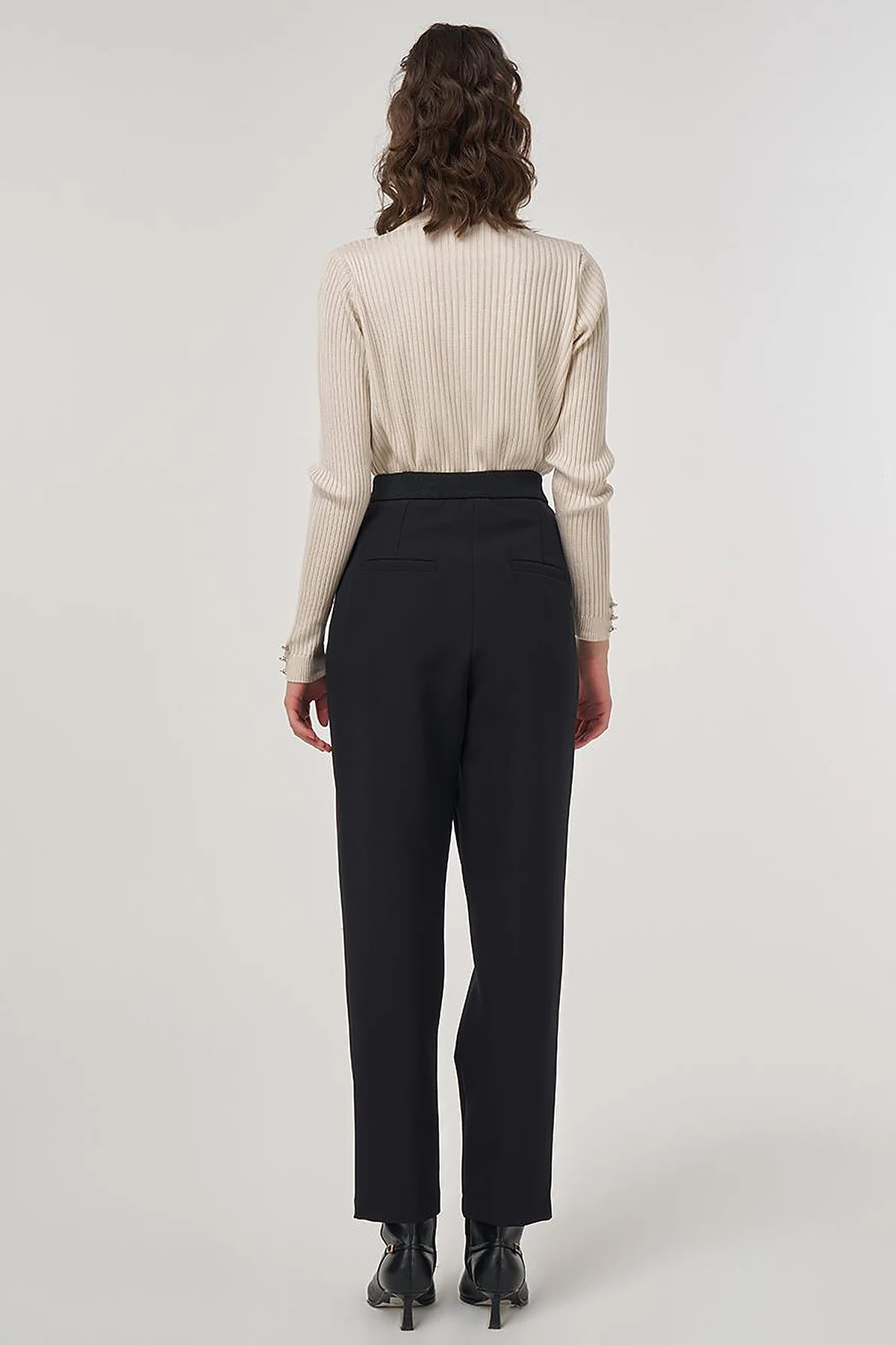 Double-Pleated Trousers in Black