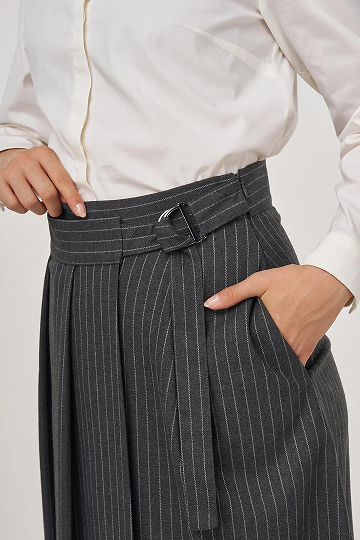 Buckle-Detail Pleated Skirt – Charcoal