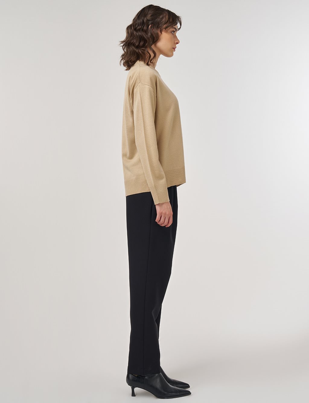 Düğme Detaylı Triko Hırka Taş