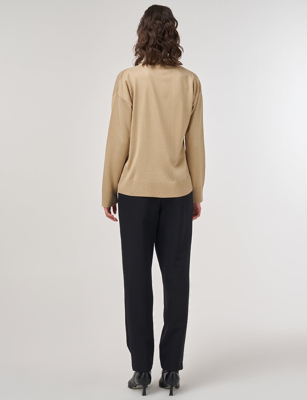 Düğme Detaylı Triko Hırka Taş