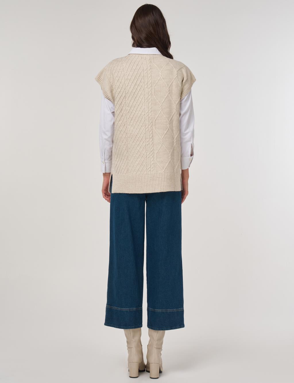 Embroidered Knit Sweater in Cream