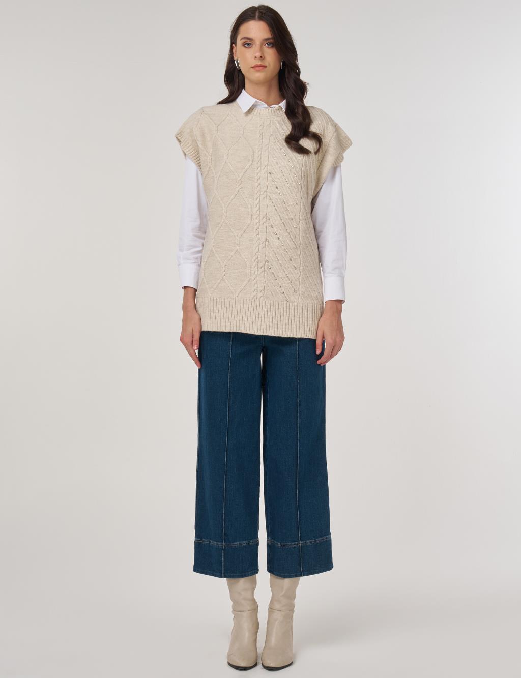 Embroidered Knit Sweater in Cream