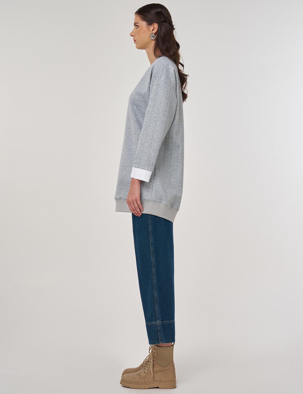 Patterned Crew Neck Sweatshirt in Light Gray