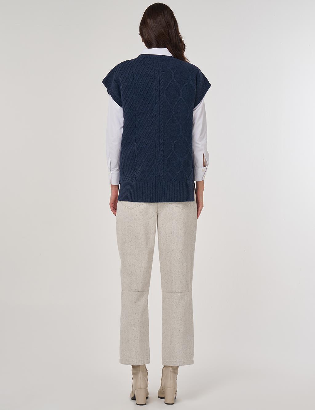 Embroidered Knit Sweater in Navy Blue