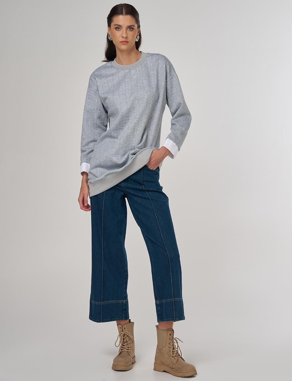 Patterned Crew Neck Sweatshirt in Light Gray