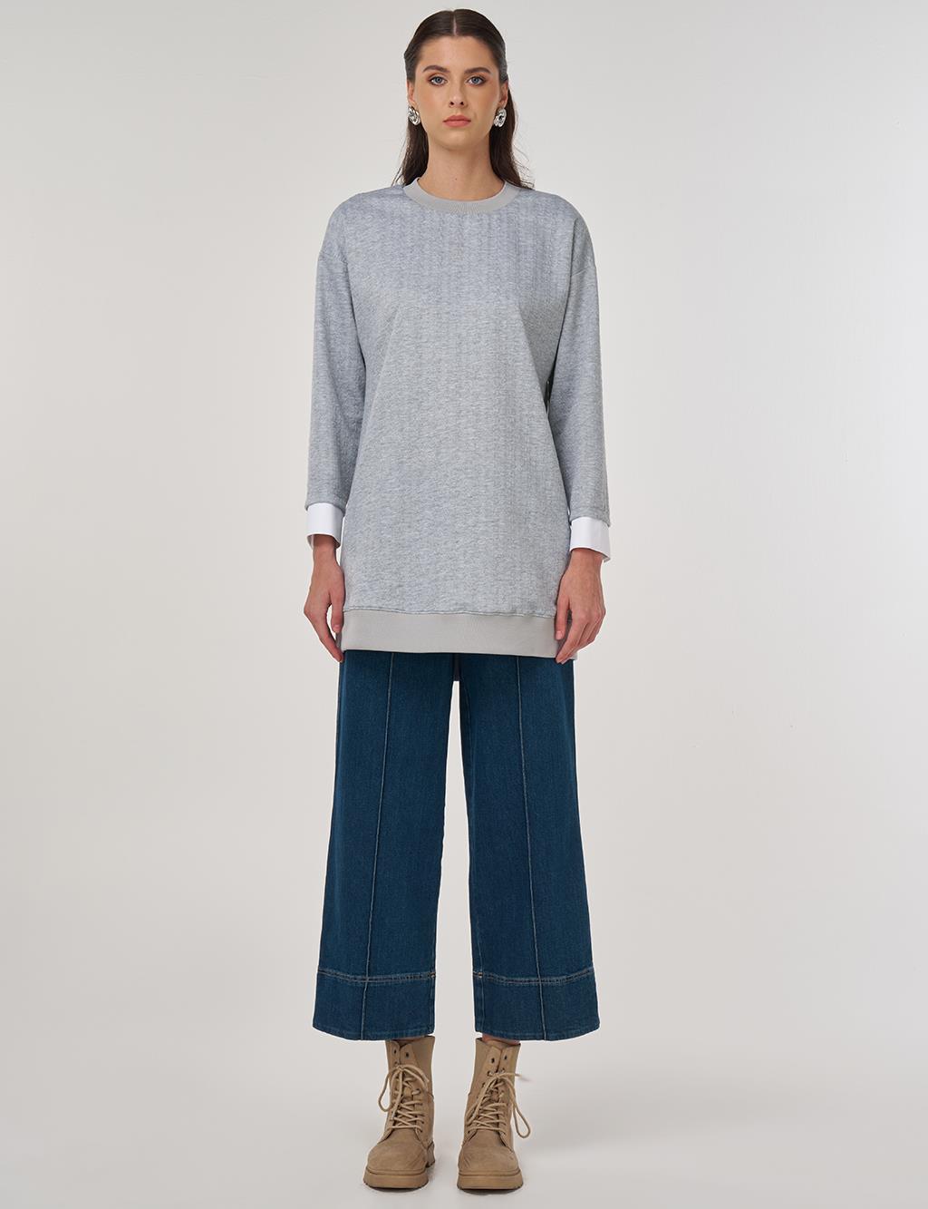 Patterned Crew Neck Sweatshirt in Light Gray
