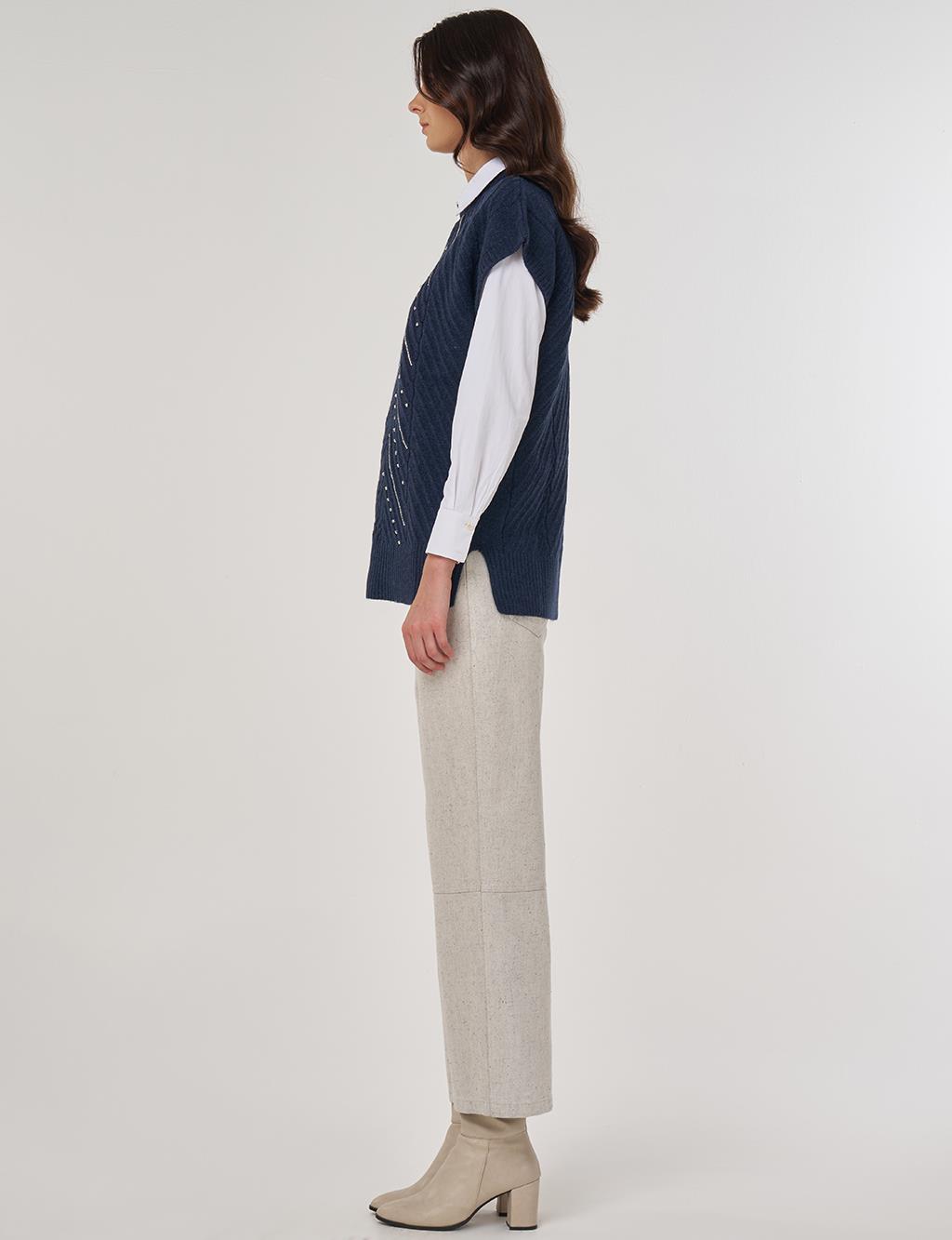 Embroidered Knit Sweater in Navy Blue