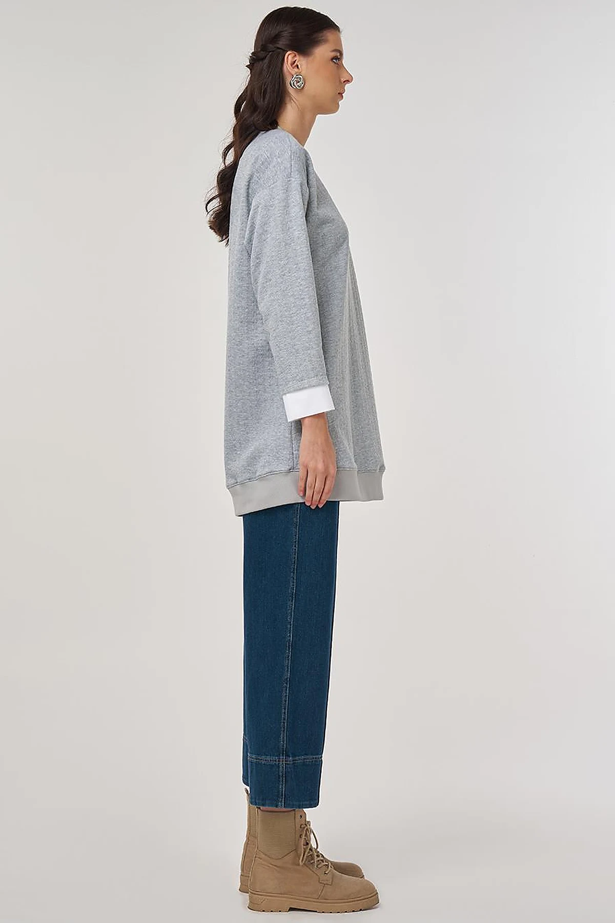 Patterned Crew Neck Sweatshirt in Light Gray