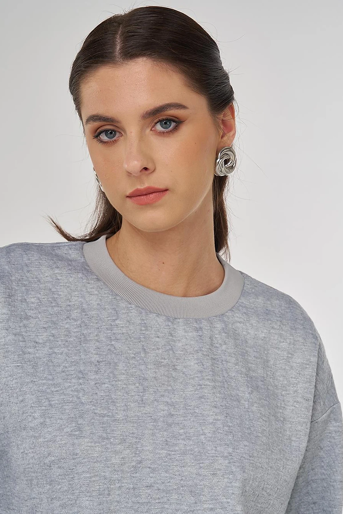 Patterned Crew Neck Sweatshirt in Light Gray