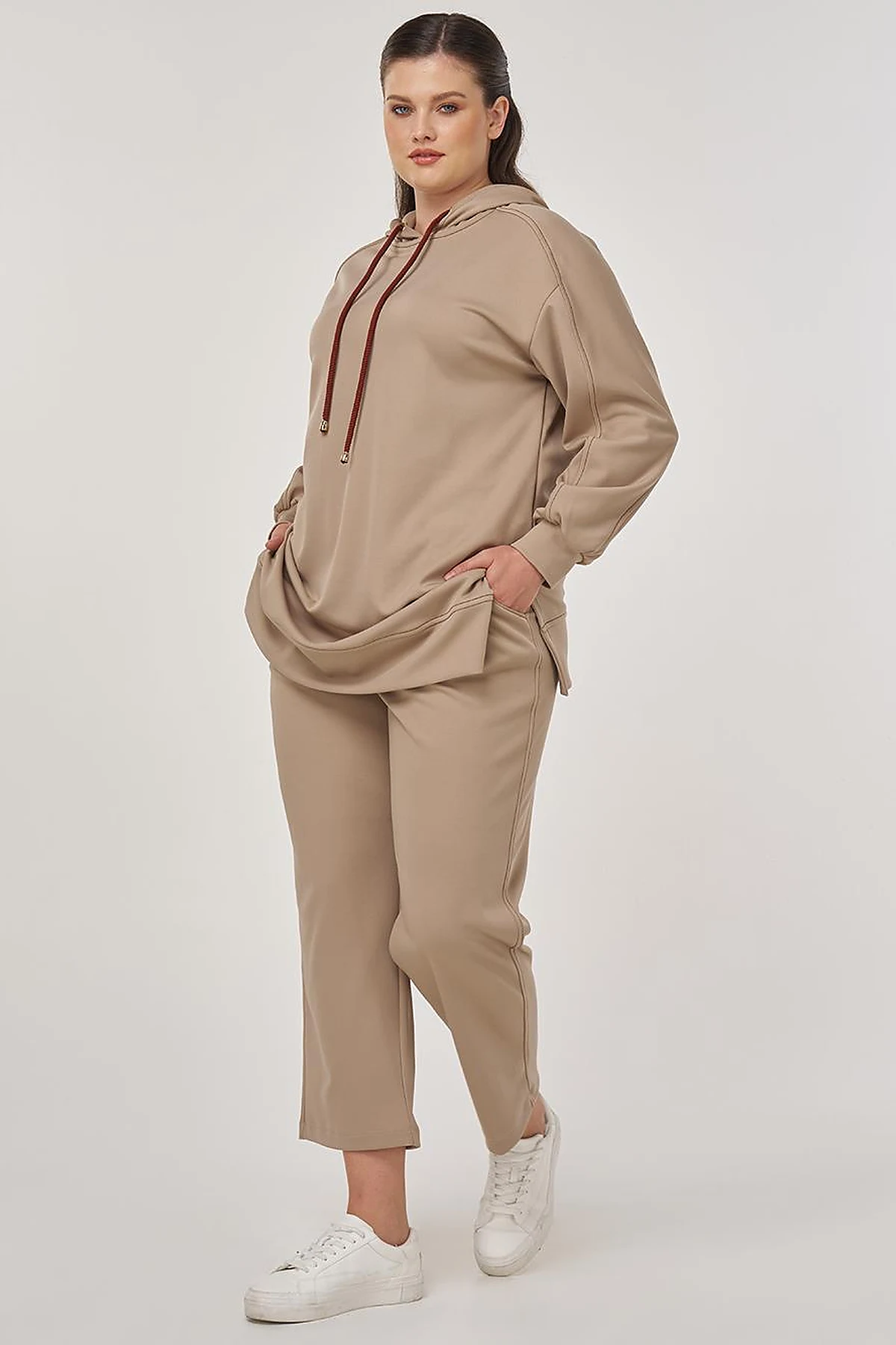 Point-Stitched Two-Piece Suit in Milk Coffee
