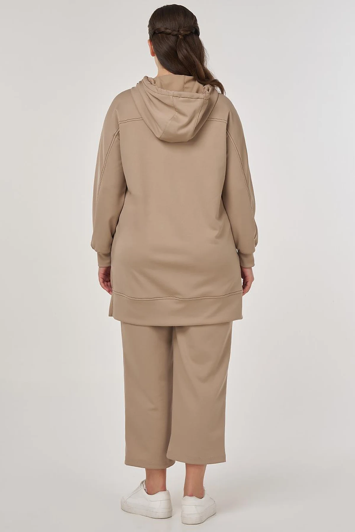 Point-Stitched Two-Piece Suit in Milk Coffee