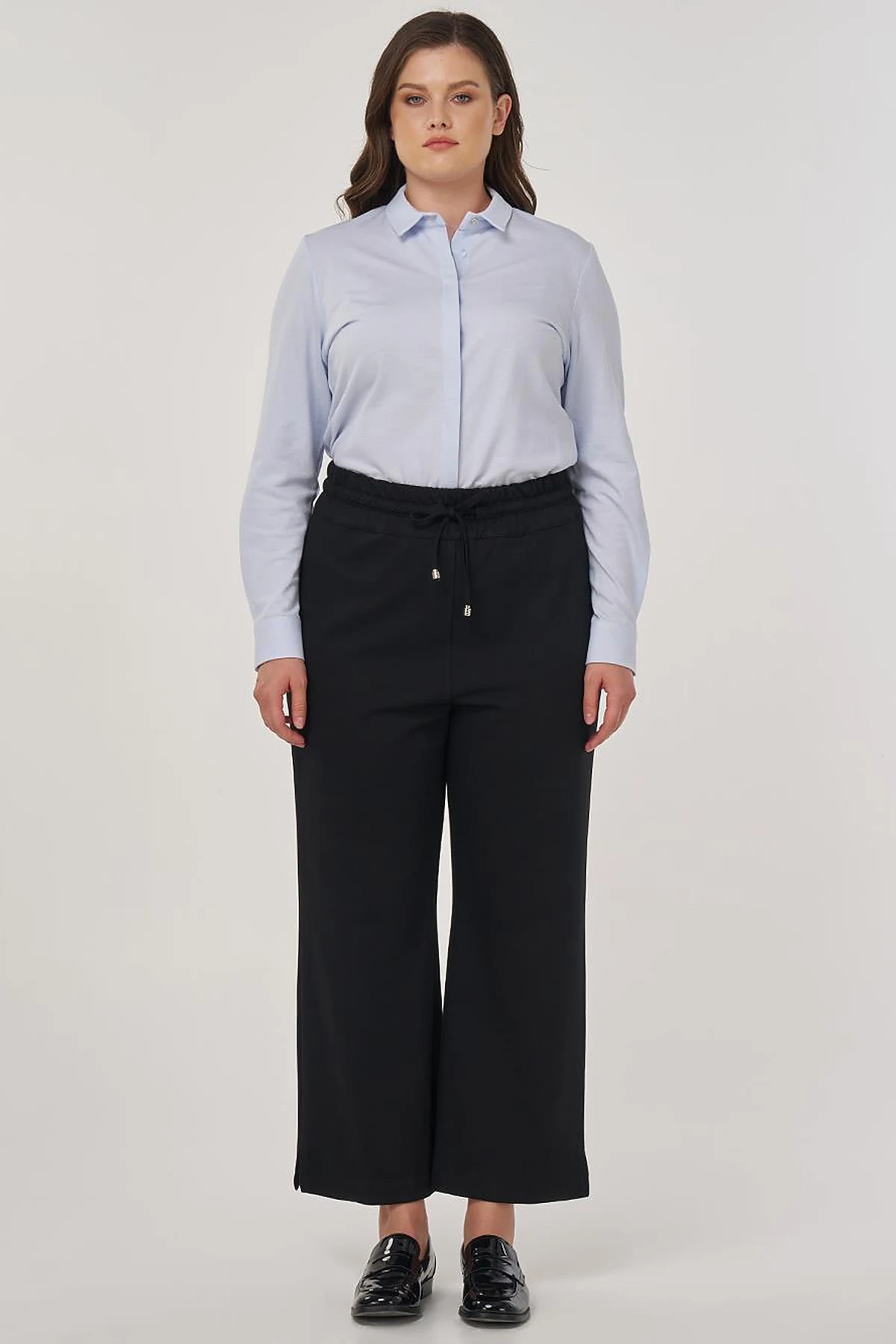 Relaxed-Cut Rayon Trousers in Black