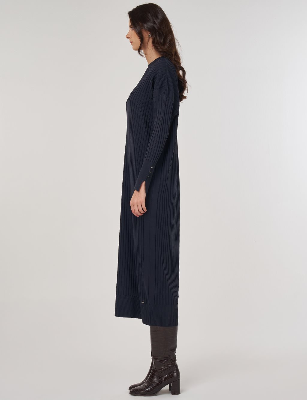 Crepe Crew Neck Maxi Dress in Navy Blue