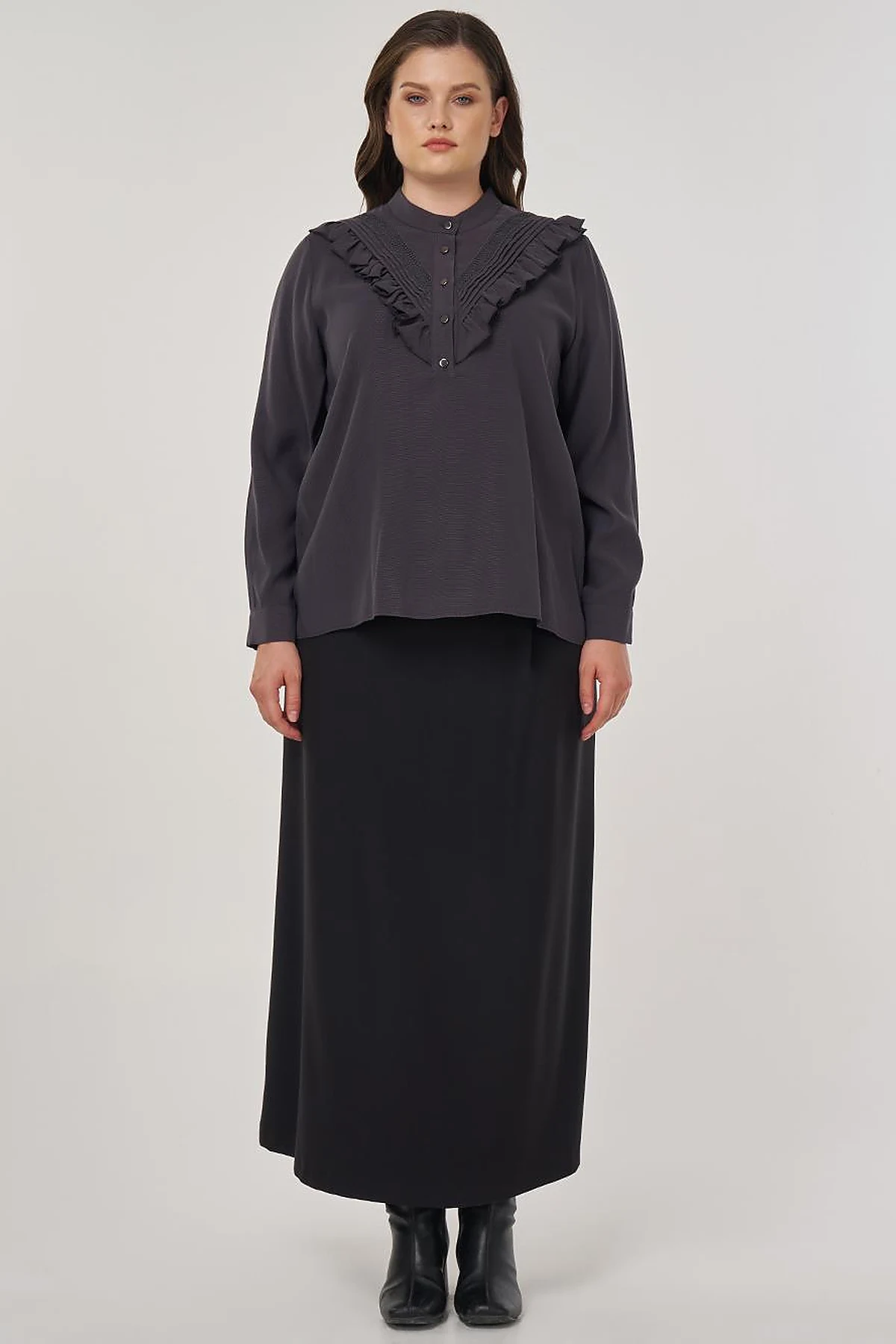 Düğme Detaylı Rayon Bluz Füme