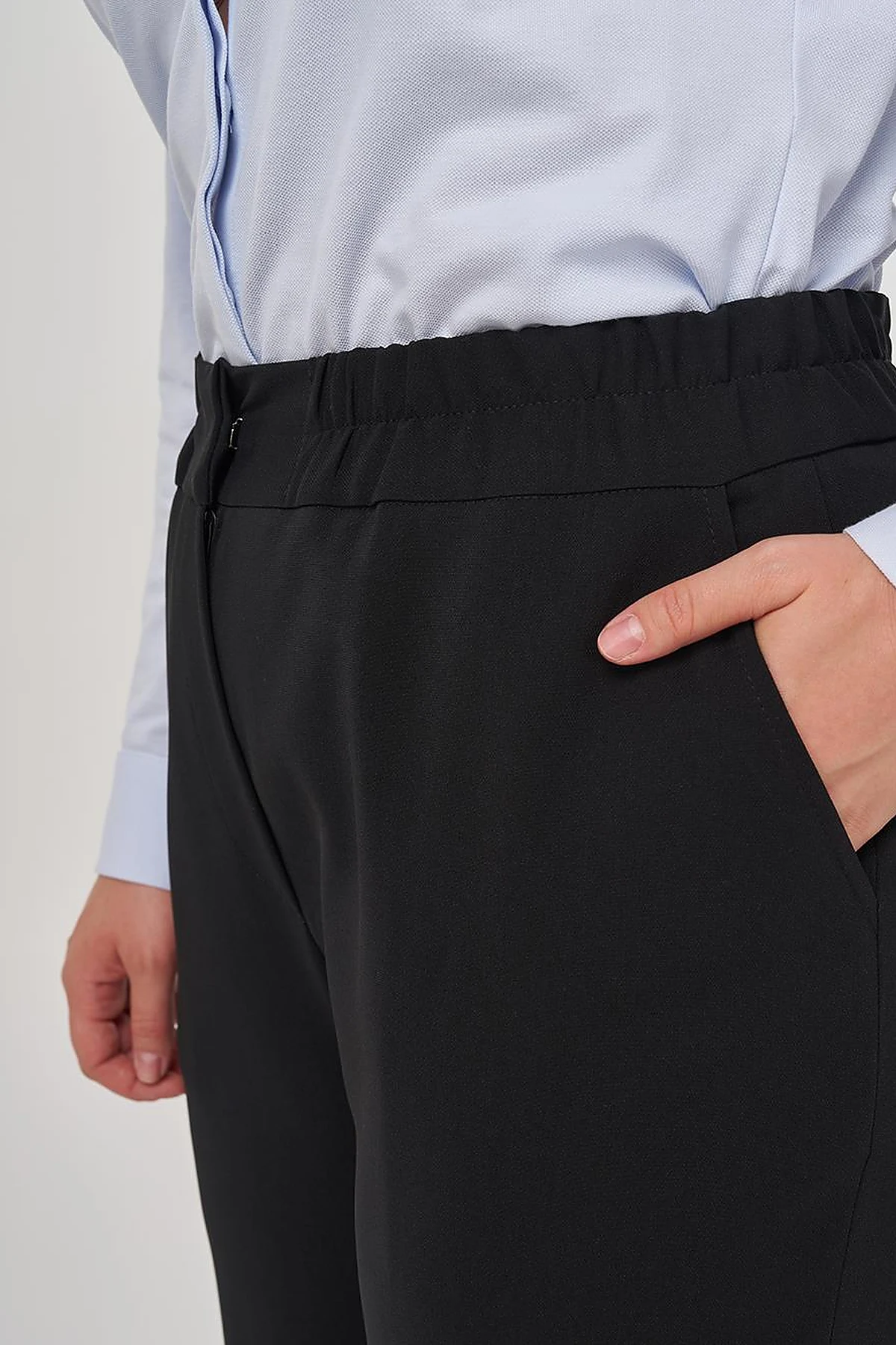 Slit Detail Relaxed Fit Pants Black 