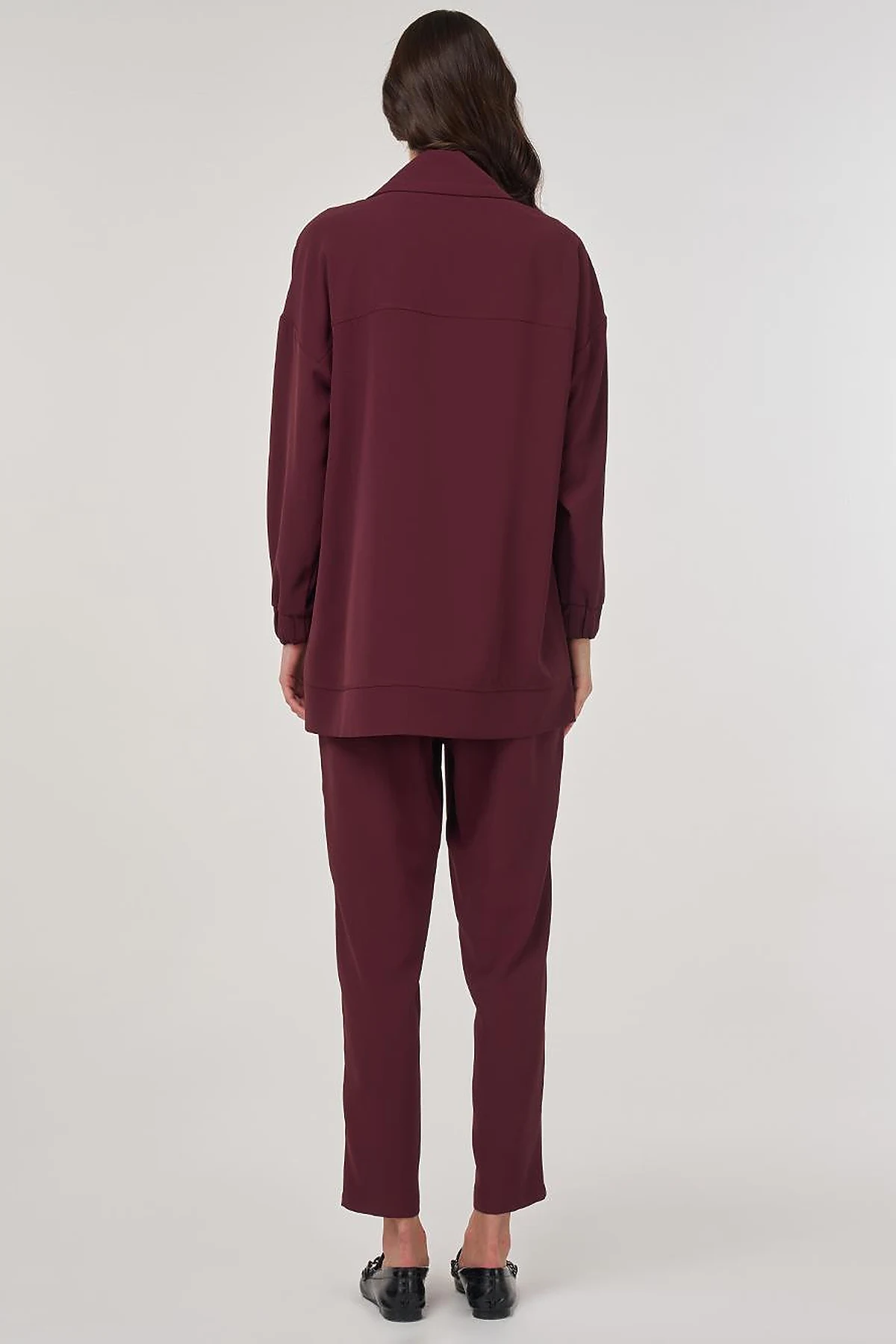 Wide-Collar Two-Piece Suit in Burgundy
