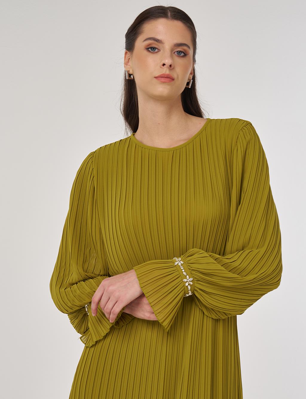 Stone-Embellished Elegant Dress in Pistachio Green
