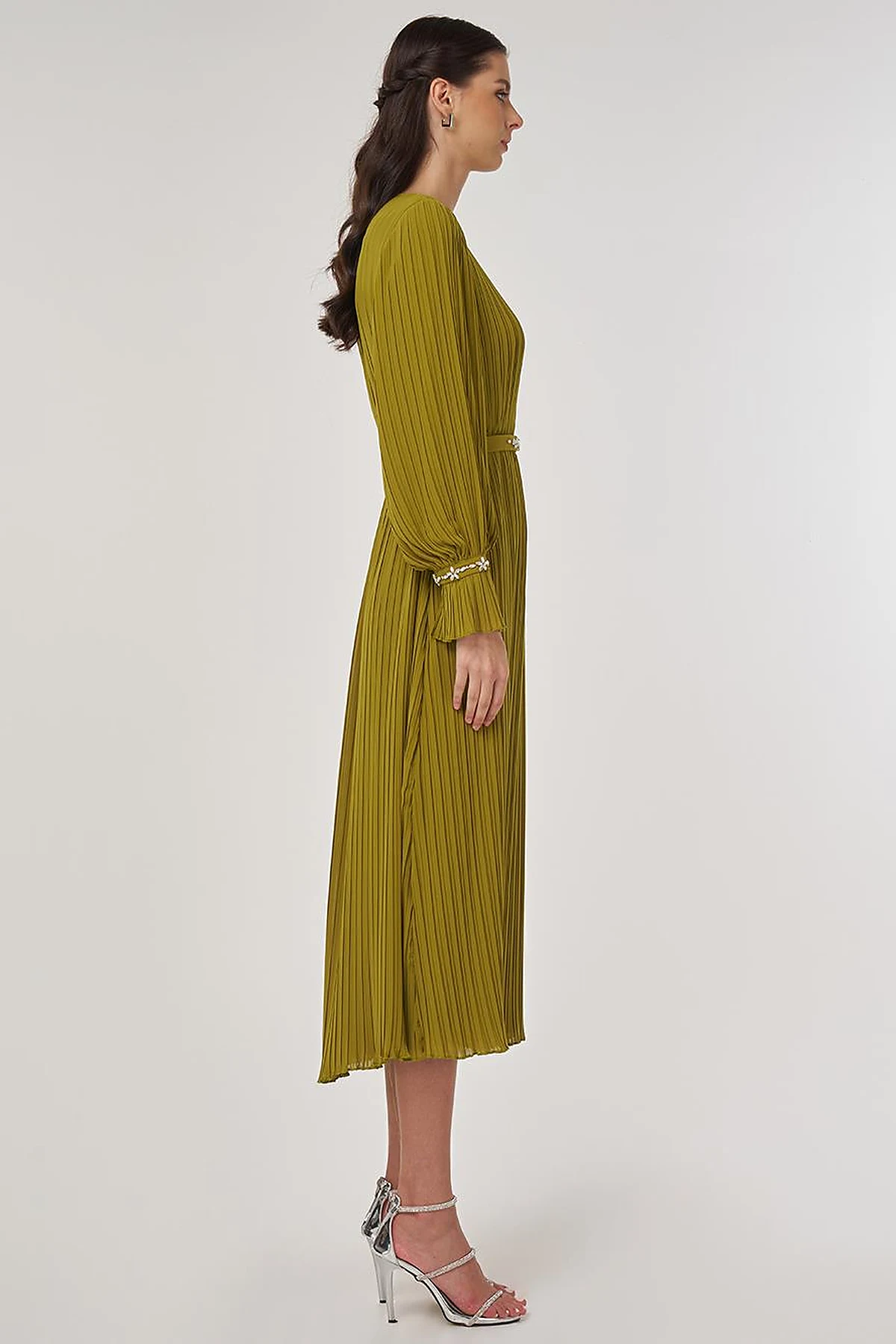 Stone-Embellished Elegant Dress in Pistachio Green