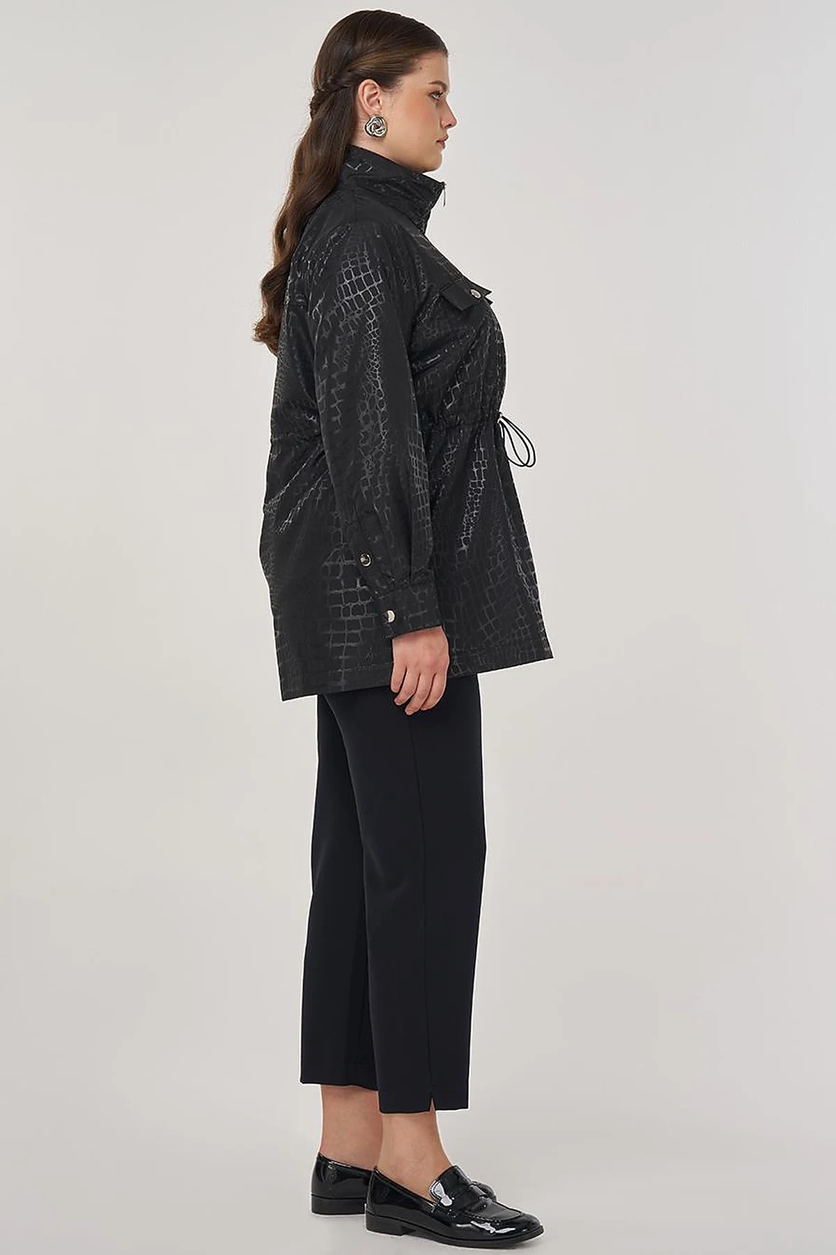 Geometric Stand-up Collar Jacket in Black
