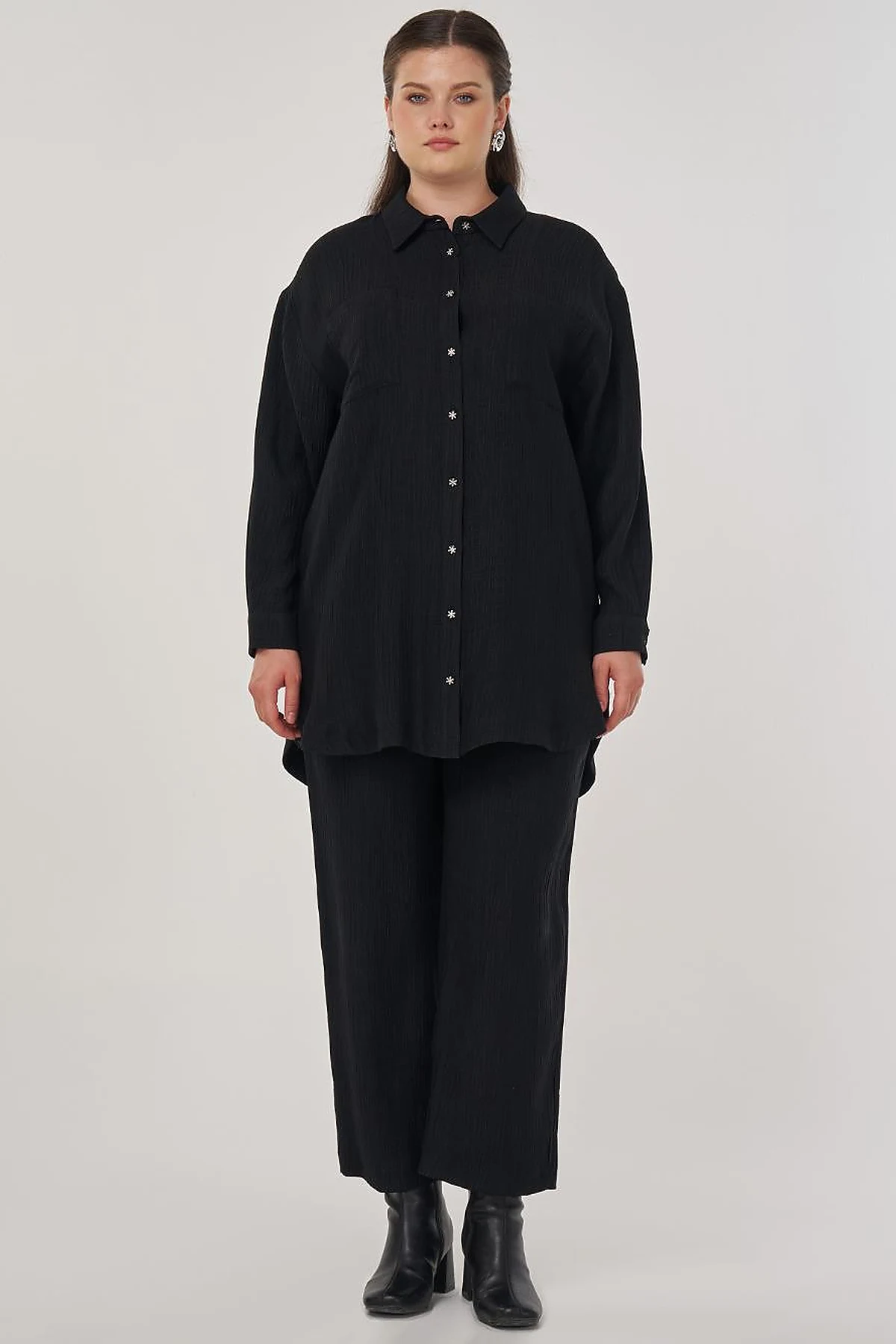 Lyocell Two-Piece Suit with Pockets in Black